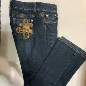 Ladies Jeans with studded pockets (bling, bling)